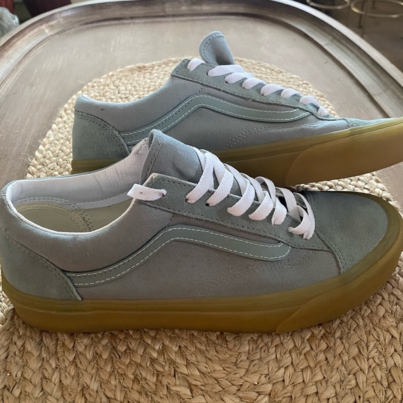 Men’s Vans - Picture 2 of 11